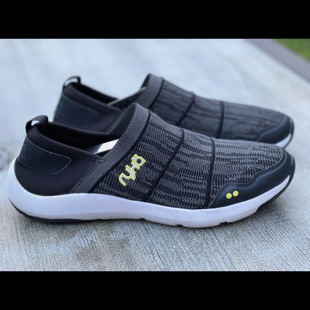 Ryka Elena sneaker 9m pre owned